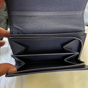 Louis Vuitton EPI Authentic